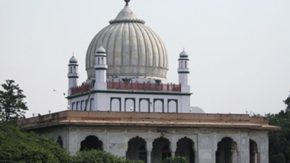 Honoring Mujaddid Alf Sani Ahmad Sirhindi (RA), the great reviver of faith and Islamic reform.