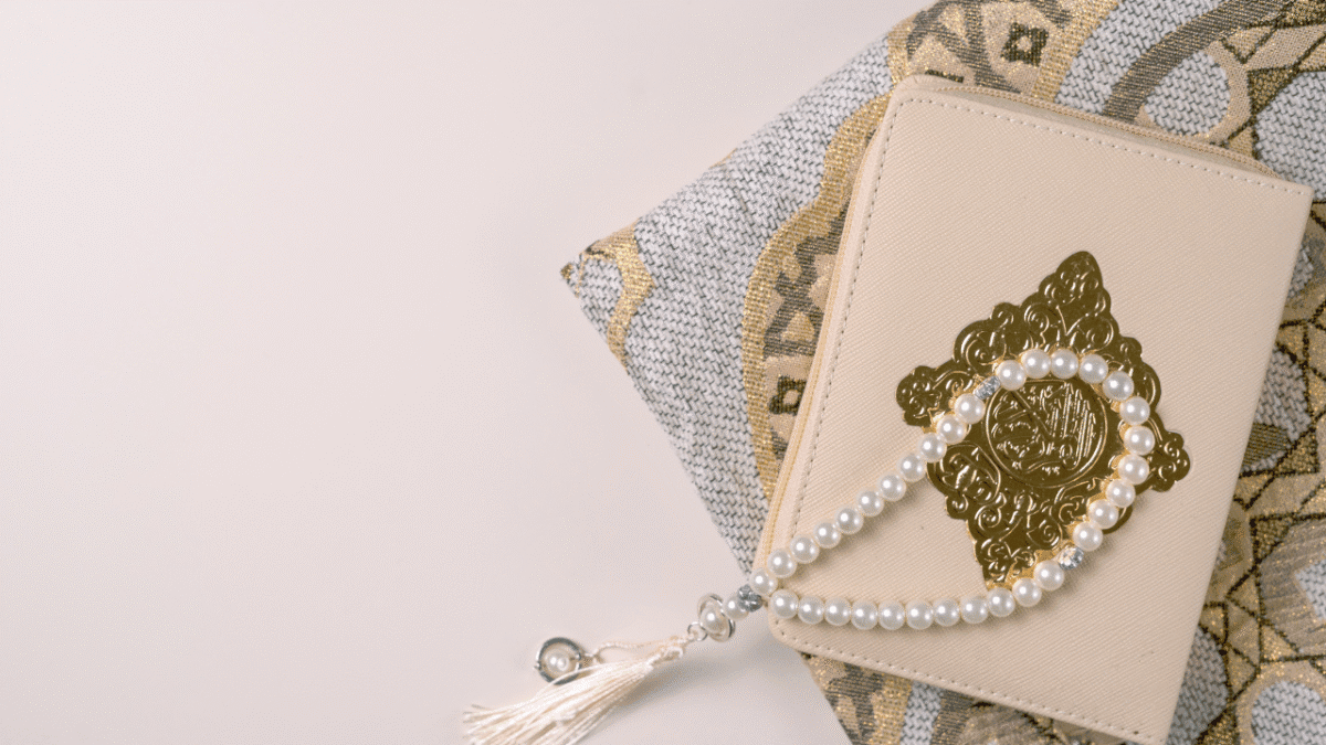 Gift the beauty of recitation this Ramadan & Eid with Tajweed Quran Gift Sets from Quraan.pk – Elegant, spiritual, timeless