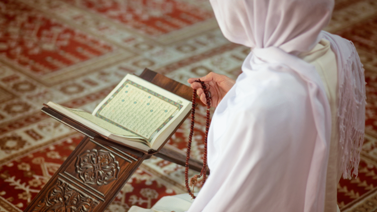 Can We Read Quran in Periods Without Touching It? | Islamic Guidance – Quraan.pk